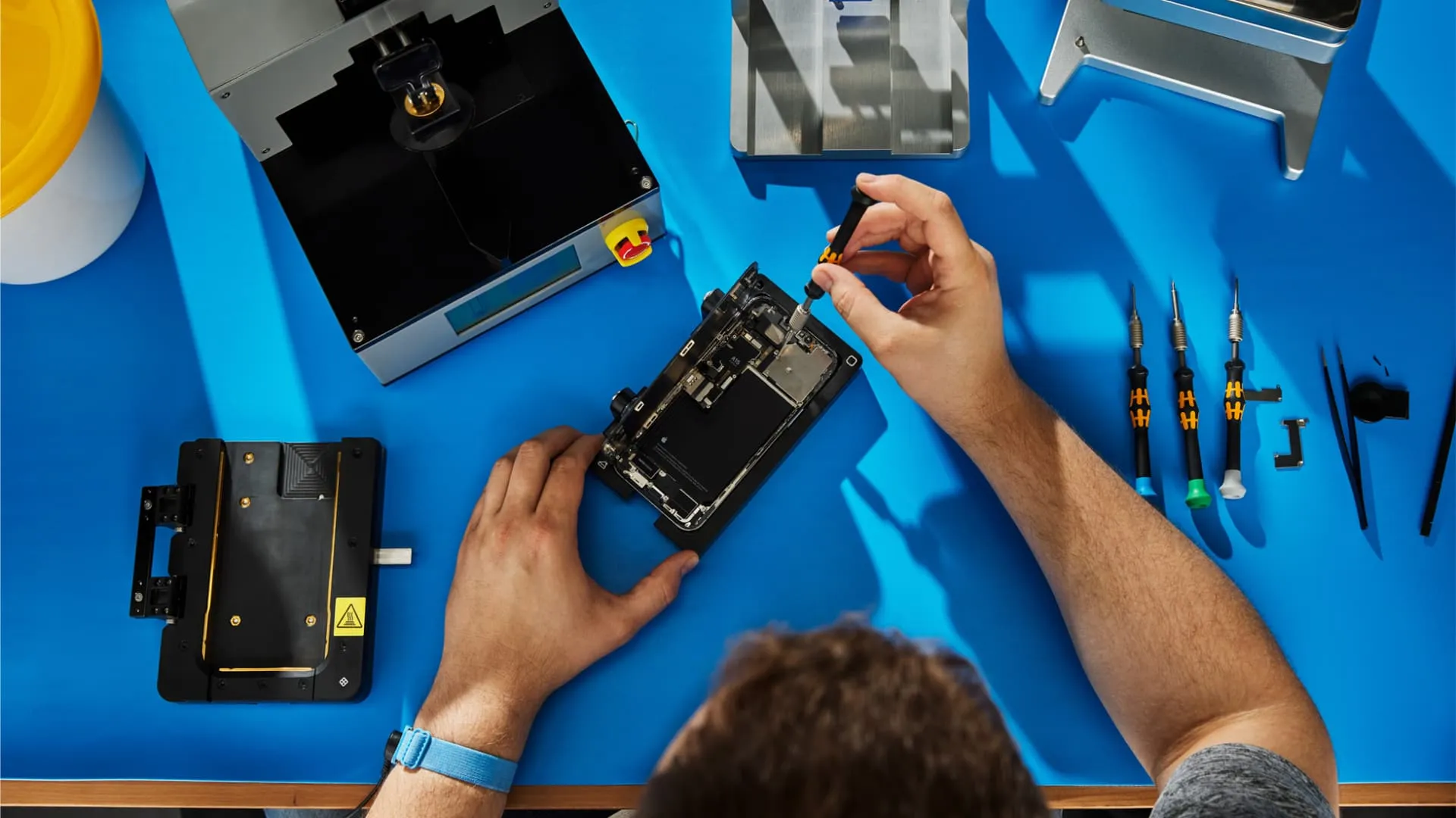 Discover the Benefits of Tech-Savvy Phone Repair Services for Your Digital Safety